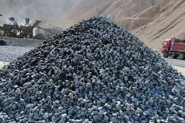 青海格尔木350吨每小时花岗岩破碎筛分生产线